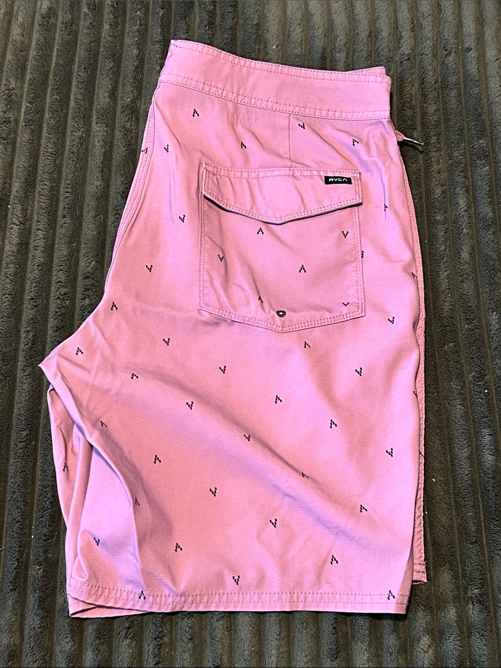RVCA Men’s Pink Boardshorts with Micro V Print - Picture 3 of 6